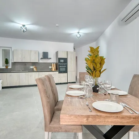 St Julian's Cataleya Luxury דירה *